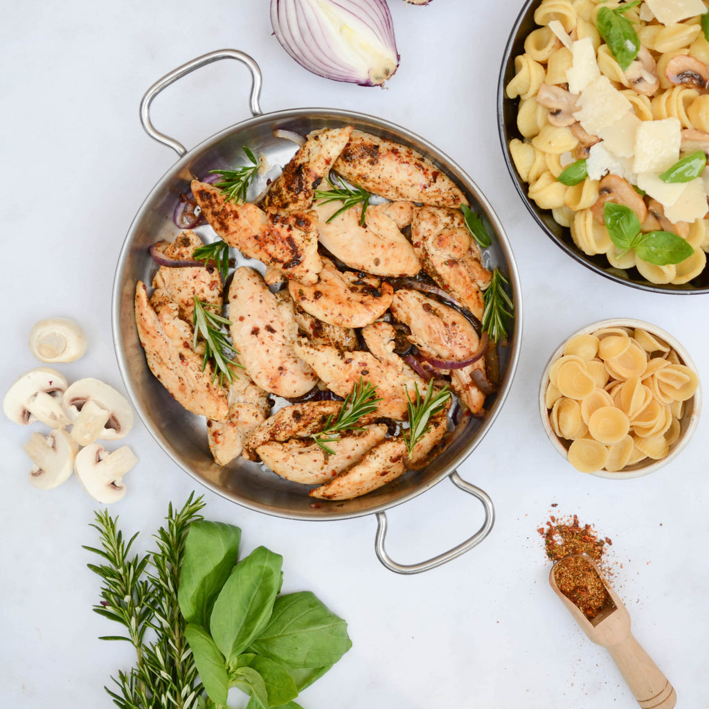 Poulet mariné aux épices italiennes et orecchiettes aux olives et aux champignons